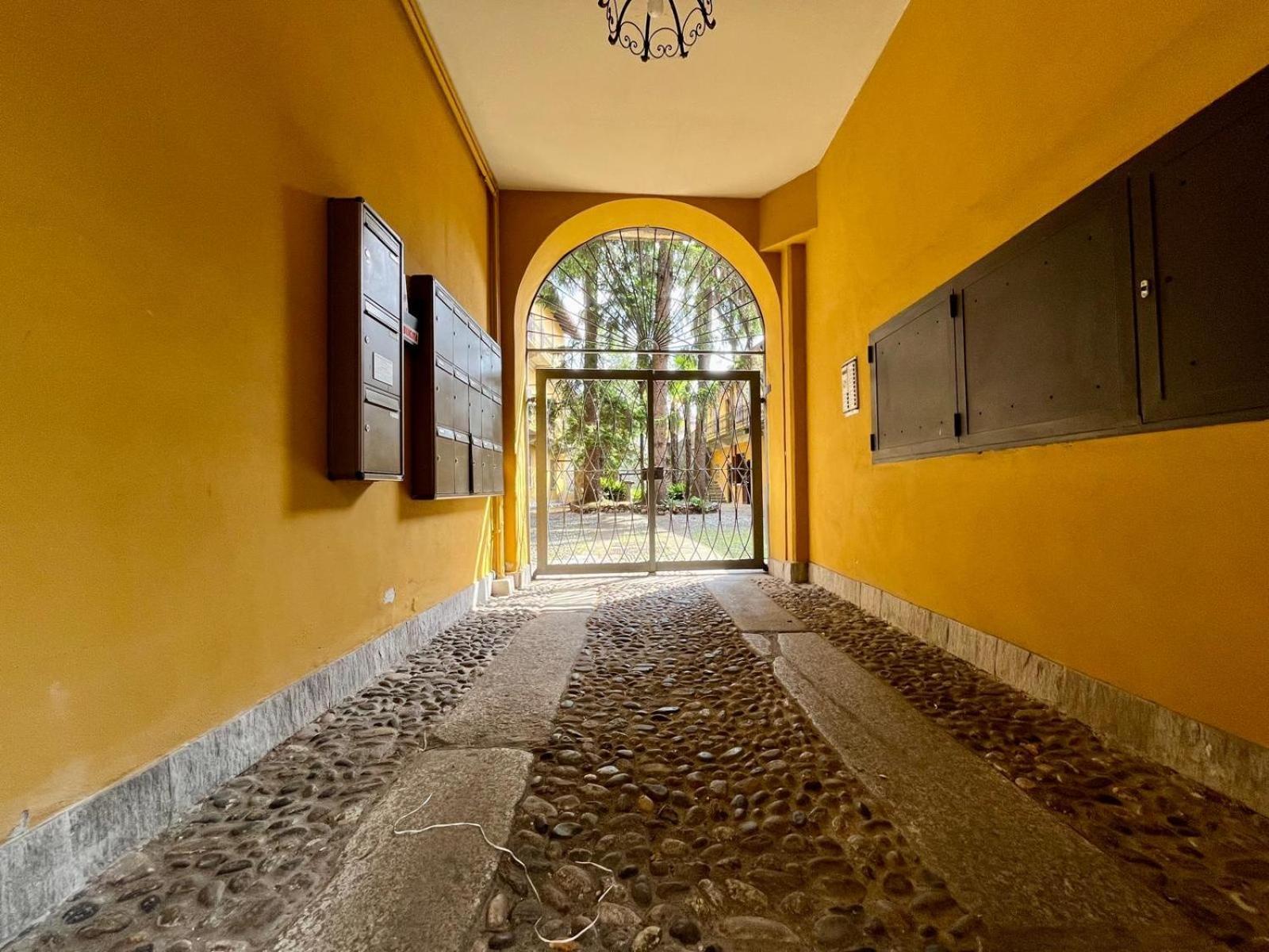 Appartamento Frida Angera Exterior photo